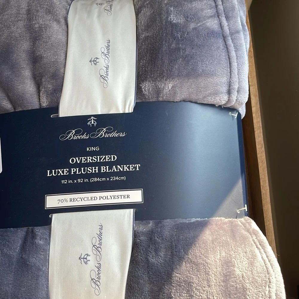 🎉HP🎉~BROOKS BROTHERS King Luxe Plush Blanket 🛏️ NWT! Slate blue color - Picture 8 of 13